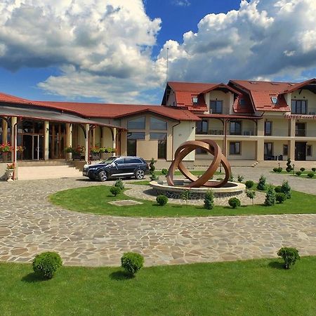 Hotel Dallas Negresti-Oas Eksteriør bilde
