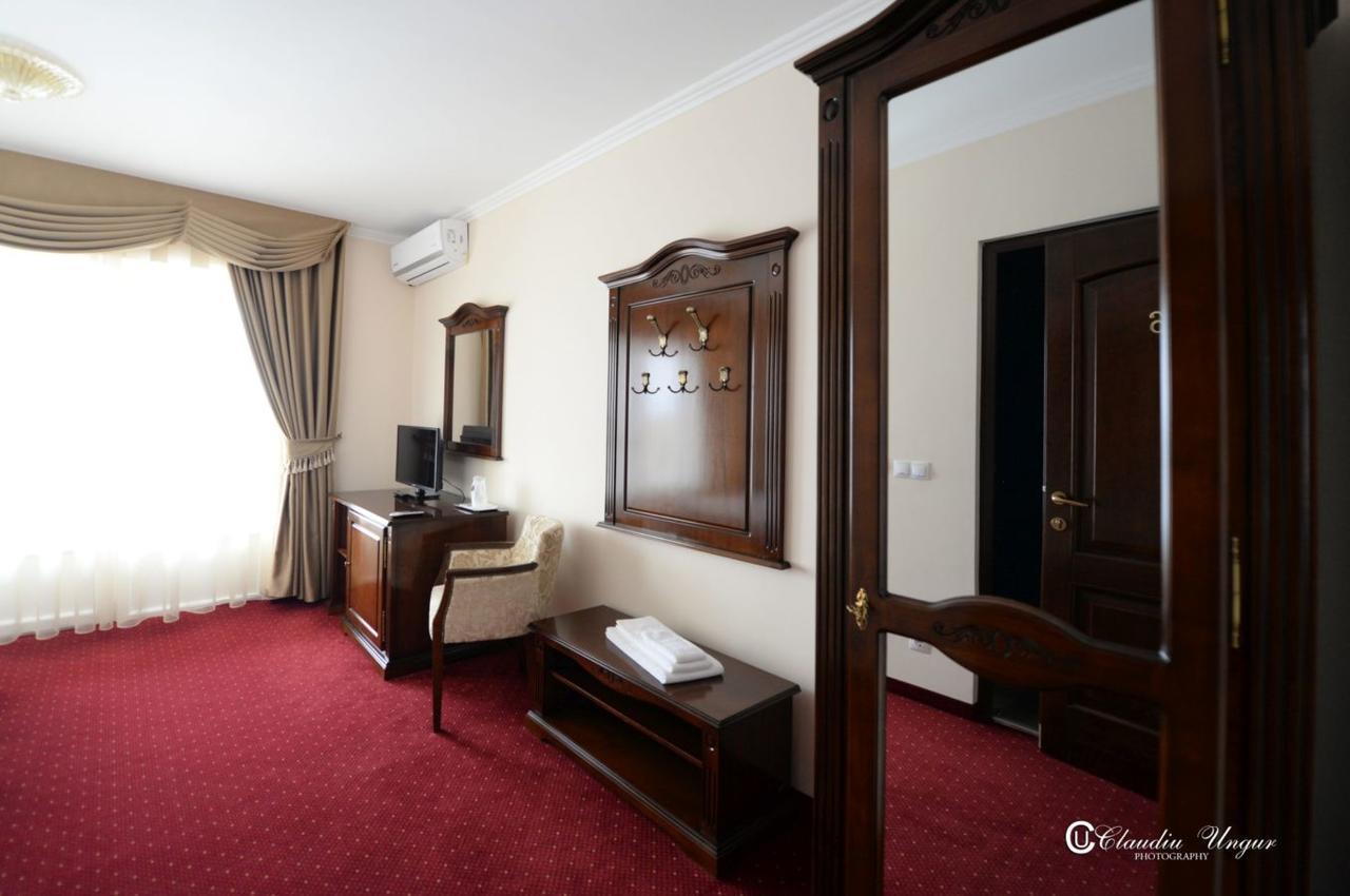 Hotel Dallas Negresti-Oas Eksteriør bilde