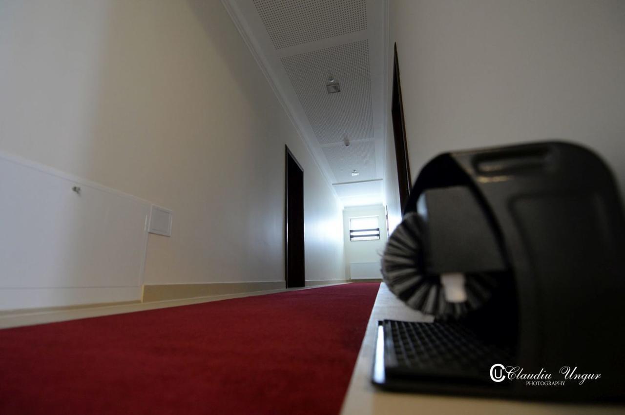 Hotel Dallas Negresti-Oas Eksteriør bilde