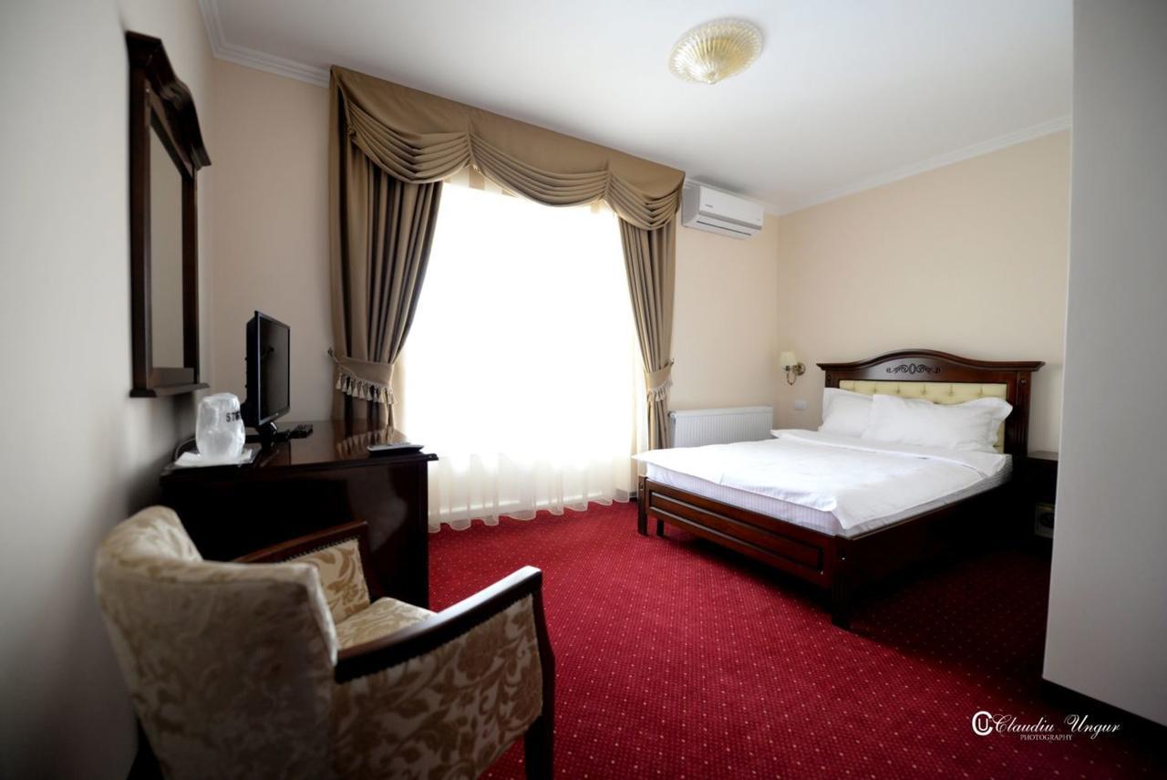 Hotel Dallas Negresti-Oas Eksteriør bilde