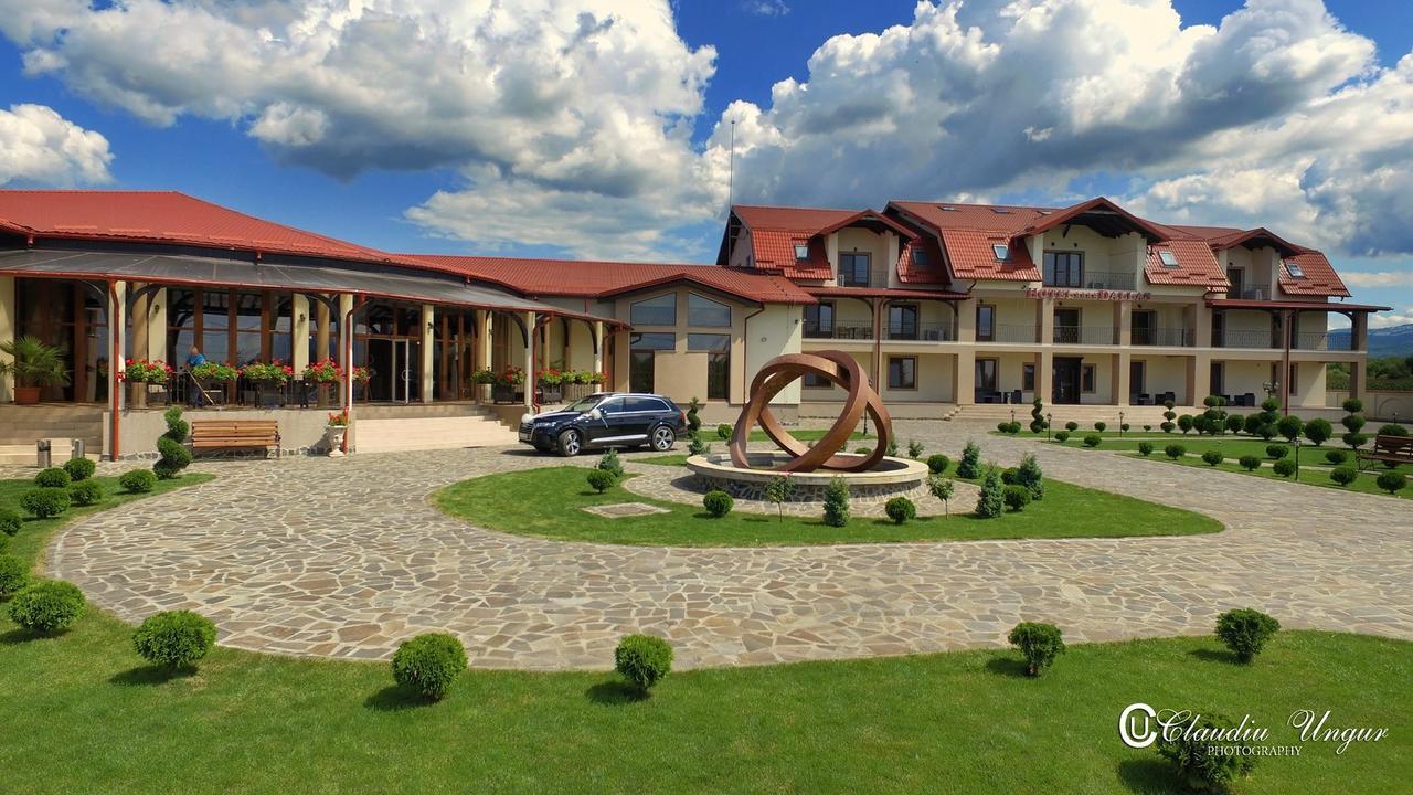 Hotel Dallas Negresti-Oas Eksteriør bilde